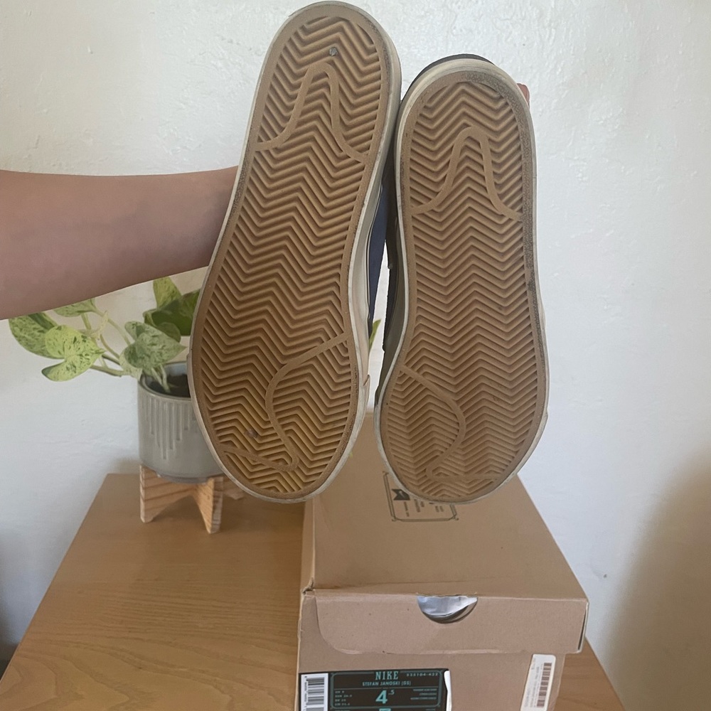 Nike Stefan Janoski Navy / Tan / Gold
